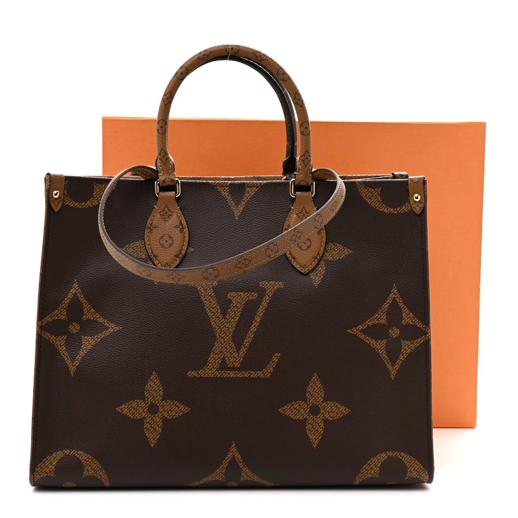 Reverse Monogram Giant Onthego MM
