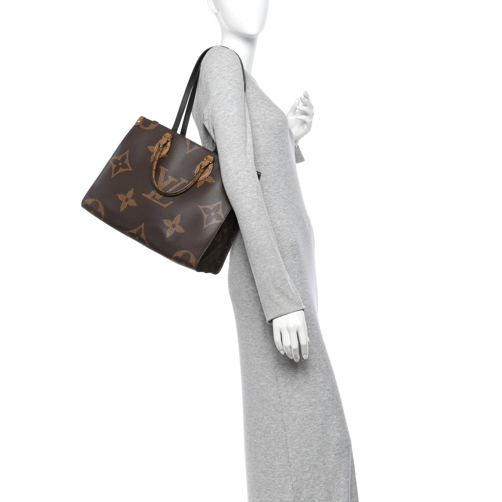 Reverse Monogram Giant Onthego MM