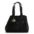 Calfskin Macrocannage Medium Toujours Black