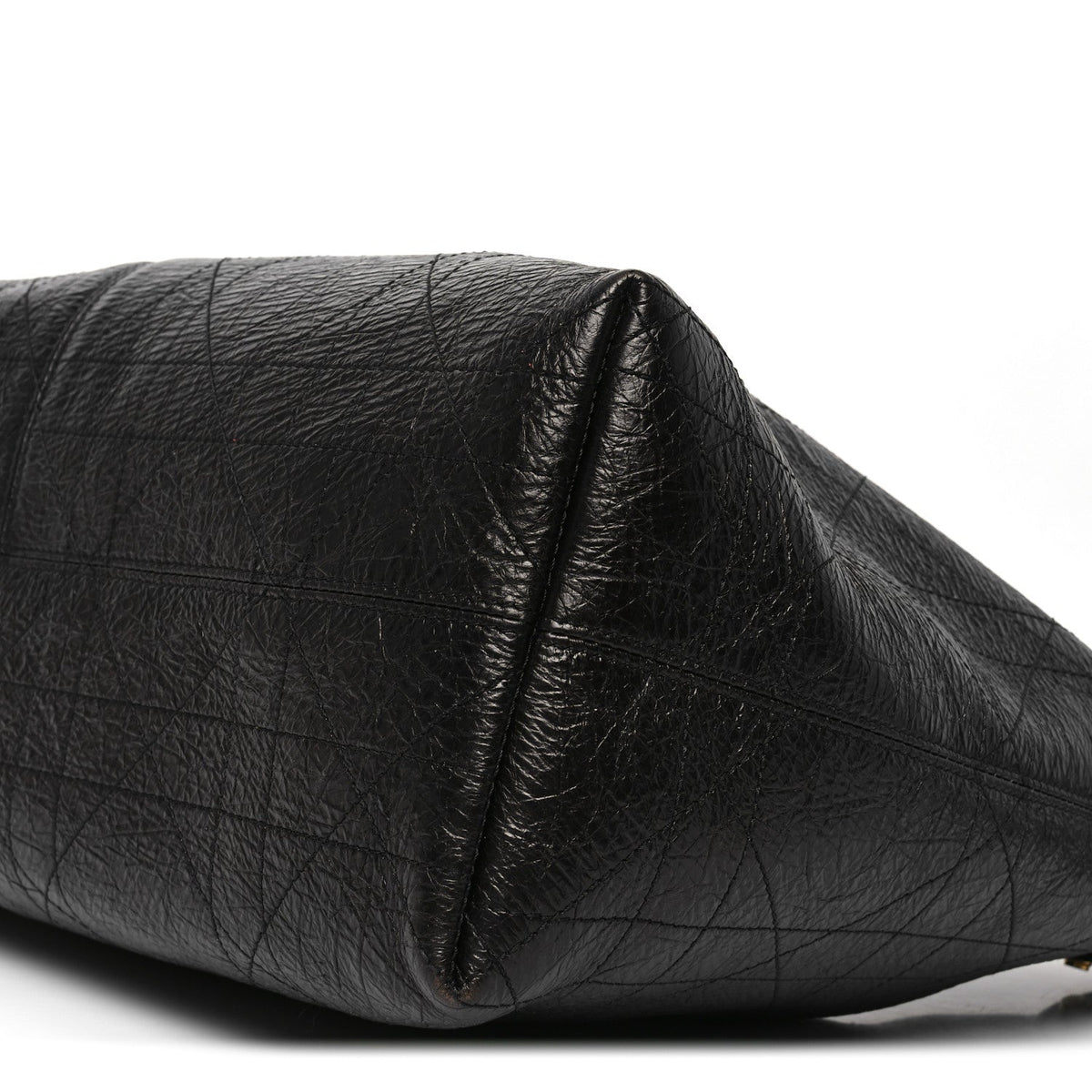 Crinkled Calfskin Macrocannage Large Voyage Bag Black