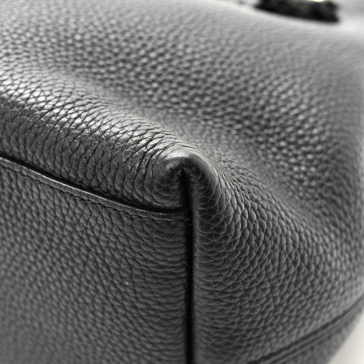 Pebbled Calfskin Medium Soho Chain Shoulder Bag Black