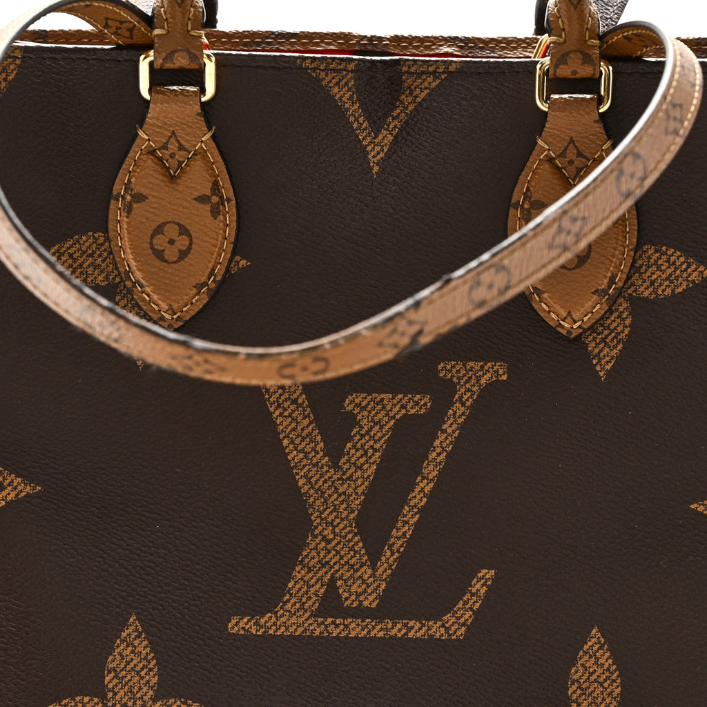 Reverse Monogram Giant Onthego MM