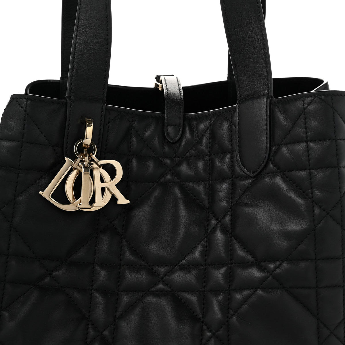 Calfskin Macrocannage Medium Toujours Black